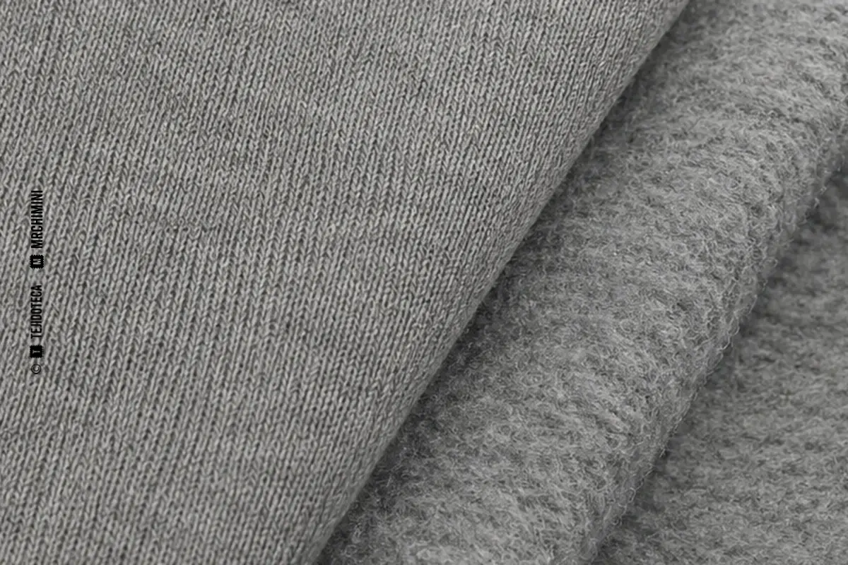 Macrofotografía de tejido de felpa en gris jaspe medio #8B8D90