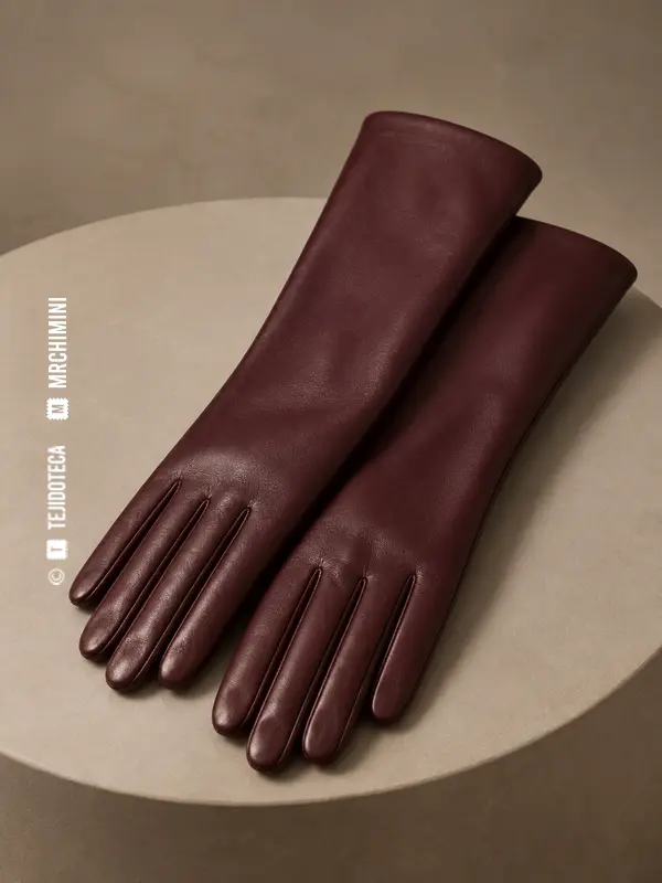 Guantes largos confeccionados en cuero napa