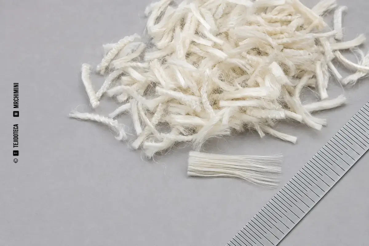 Representación técnica de tenacidad de la fibra en el ámbito de las fibras textiles.