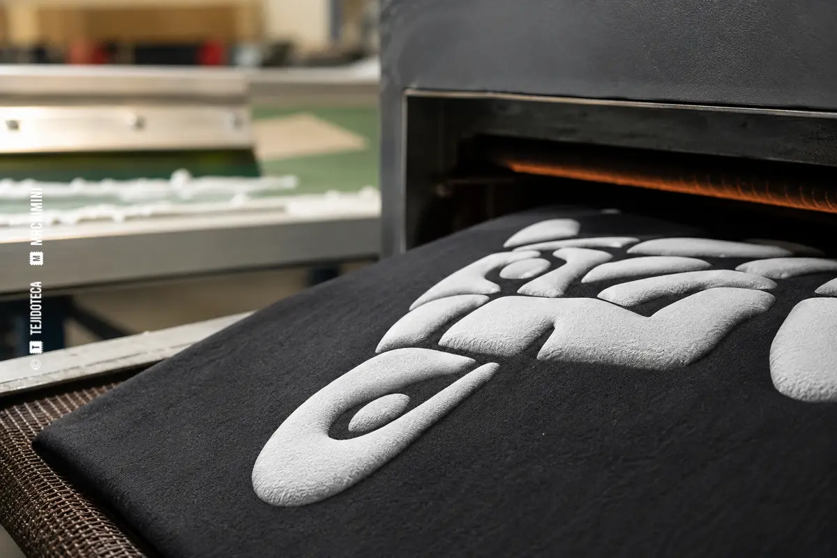 Tinta hinchable de relieve textil — TEJIDOTECA