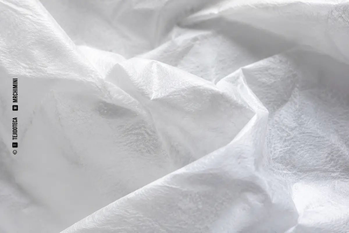 TYVEK® — macro Macro del material no tejido Tyvek blanco