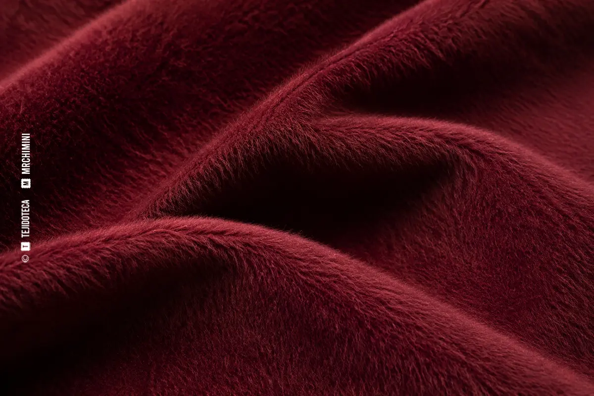 ZIBELINE — macro Macro de tejido zibeline de color burdeos