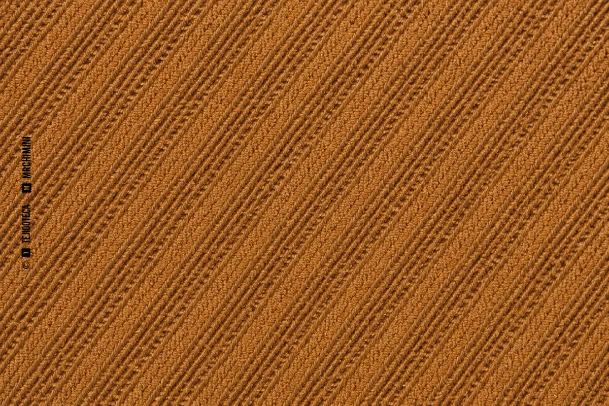 Macro de cavalry twill camel con doble diagonal