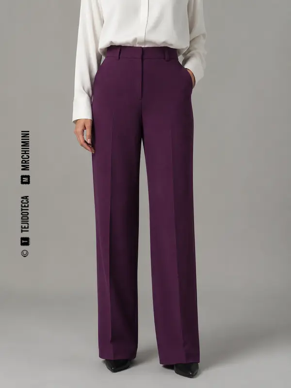 Pantalón confeccionado en crepé de lana