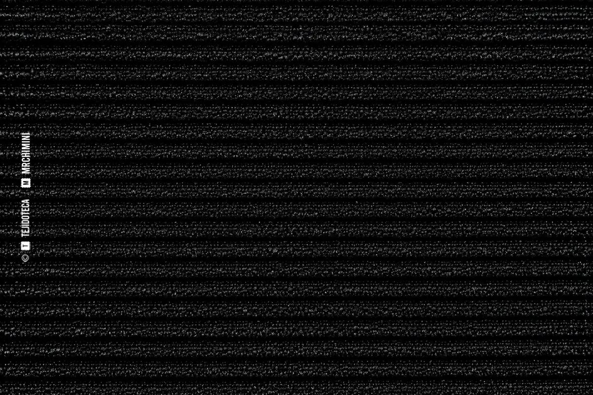 Macro de grosgrain negro con costillas transversales