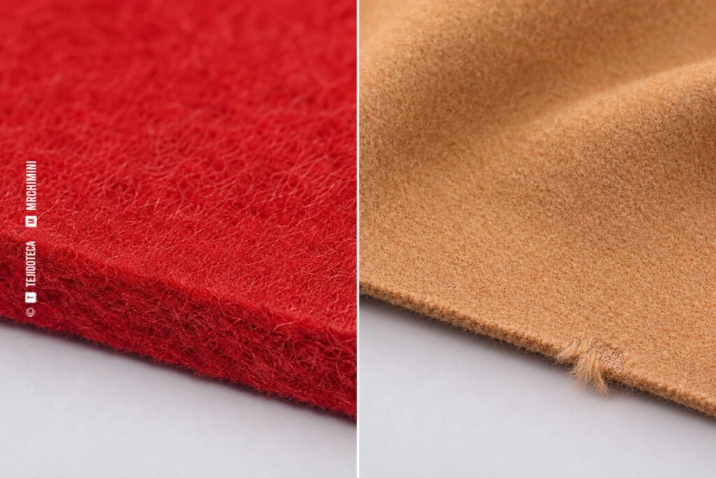 Fieltro rojo a la izquierda y paño camel con el canto visible y una pequeña zona desflecada a la derecha